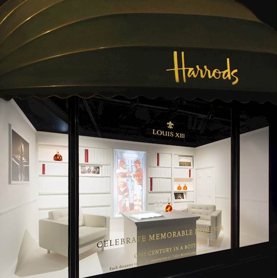 Un brindis por el escaparate de Louis XIII en Harrods