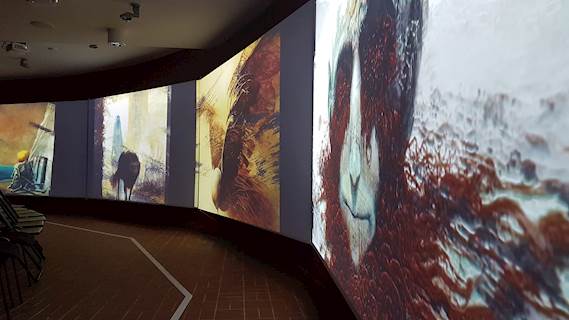 Optoma destaca la increíble obra de arte de Zdzisław Beksiński en Polonia