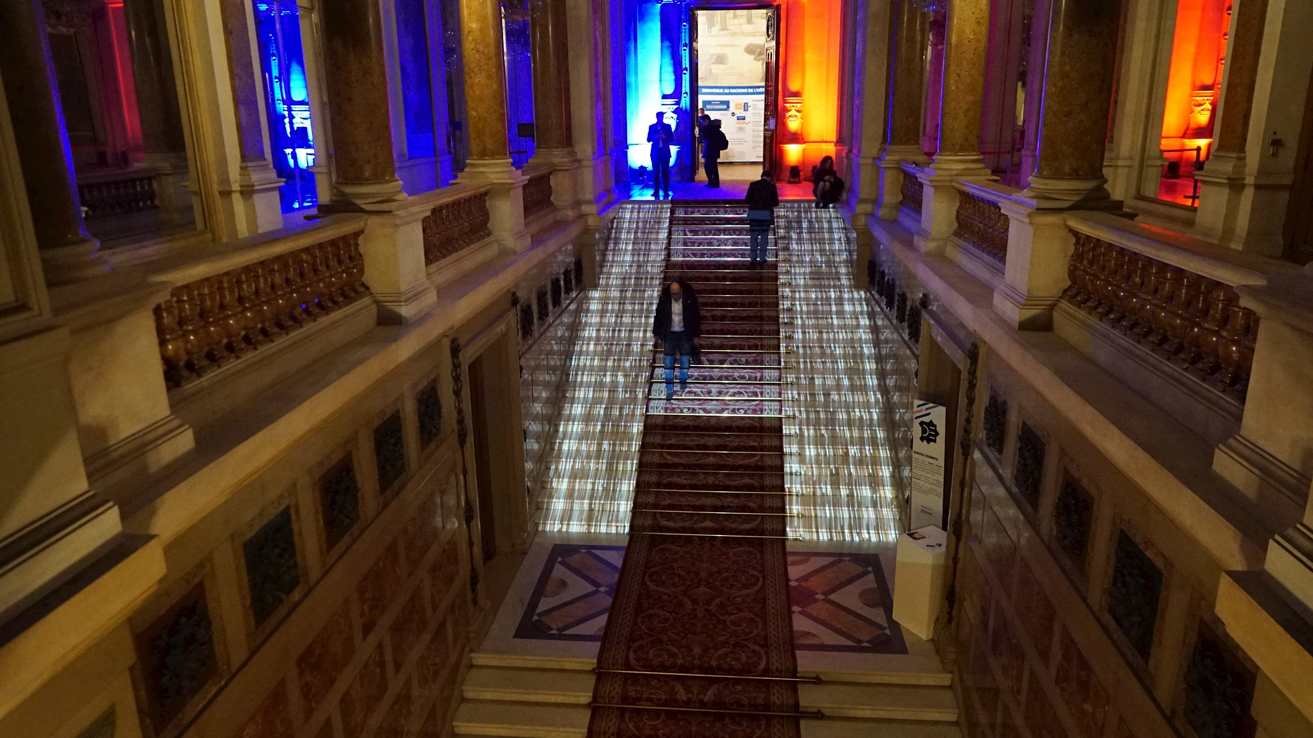 Persiguiendo cascadas en el Ayuntamiento de París